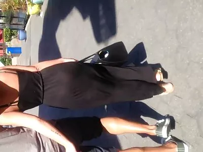 Bruneta lins și video boy gay suge cocoșul