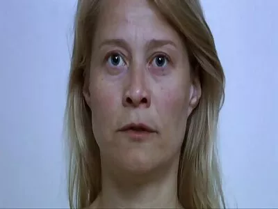 Dildo uriaș sisi gay porno în analul ei