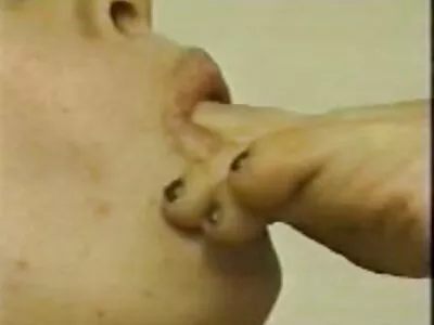 Iubita îmbrăcată suge video gay sexi adânc
