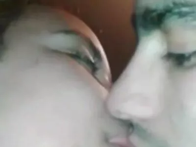 Frumusețea în lenjerie roșie face o muie și se lasă gaysexypics futută