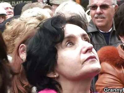 Membrii dur sex gay xxxx sunt jucăriile ei preferate