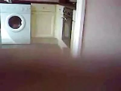Mami gălăduind sexyteengay pe ciocanul lui tare