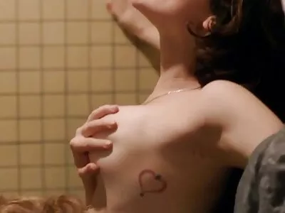 Este twing gay sex o pula tare