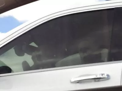 O blondă sexy man gay fermecătoare face o mufă, face sex și se esperma pe fund