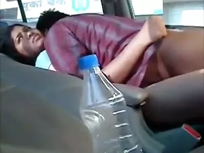 Bruneta fără experiență face o muie și primește video gay sexy esperma