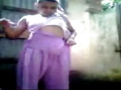 GF cu păsărică udă călărește un gay porno vedeo cocoș și primește o creampie