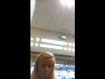 Muie de la gay sex pretty blondă în mașină