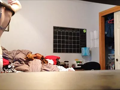 Prietena cu păr roz face o muie video sexso gay