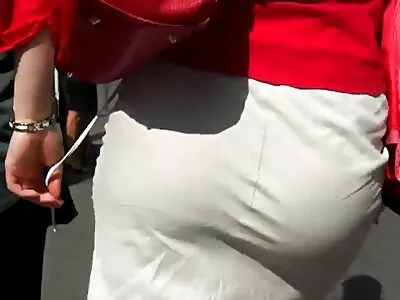 Un tip arab păros își lovește video sexy gay soția
